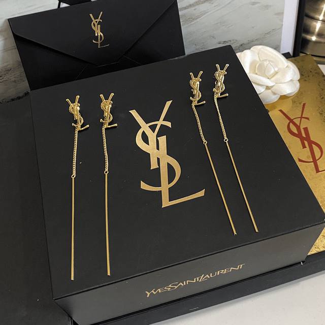 Seiko version of Celine earrings Arc de Triomphe earrings Z. The whole set costs