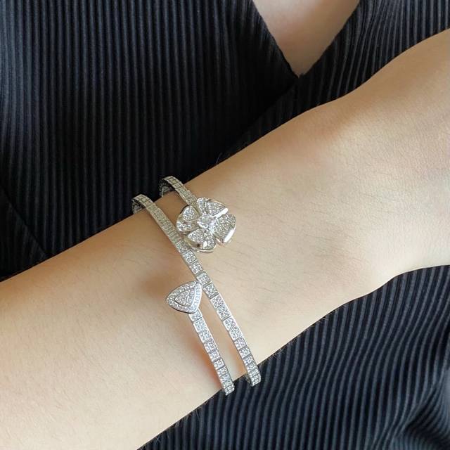 New Cartier nail polish necklace, popular online celebrity style, imported from