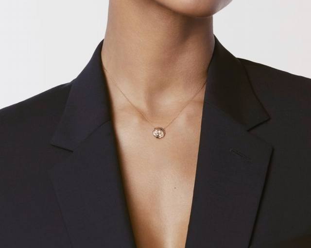 Van Cleef & Arpels Sweet series rose gold red heart pendant tassel necklace high