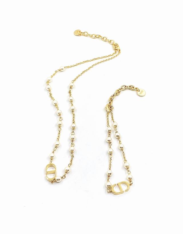 The latest Gucci necklace, the chain is higher grade, the same as the celebrity