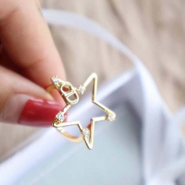 P price size 5678 No. The nail Zp version with diamonds is shipped perfectly. Th