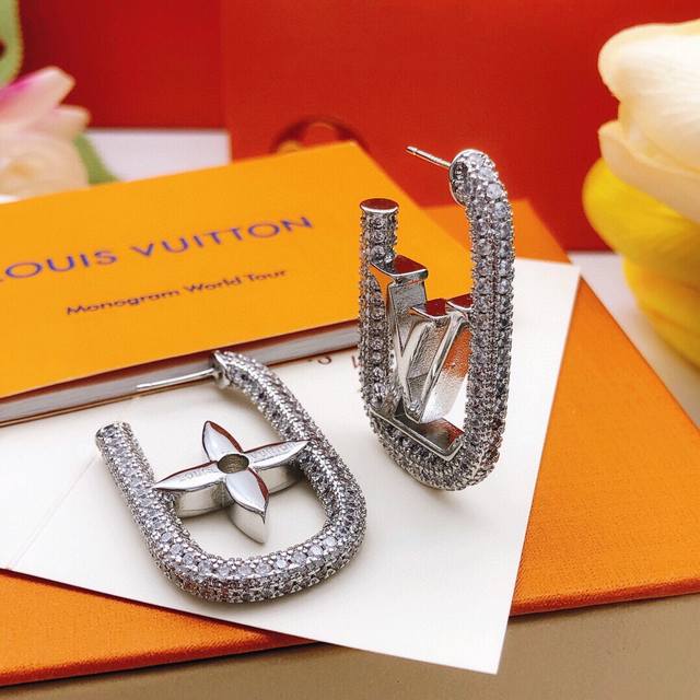 Hermes H full diamond arc clavicle chain many Internet celebrities have the same