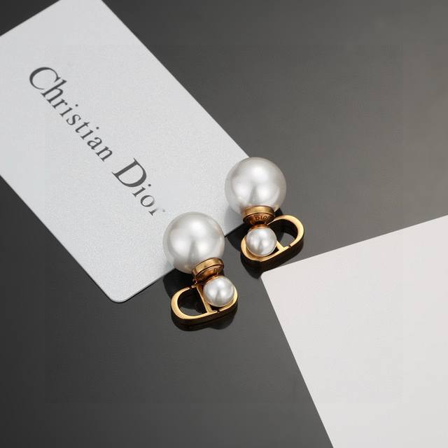 Code E2729 Chanel earrings are hot-selling and new products are available. Chan