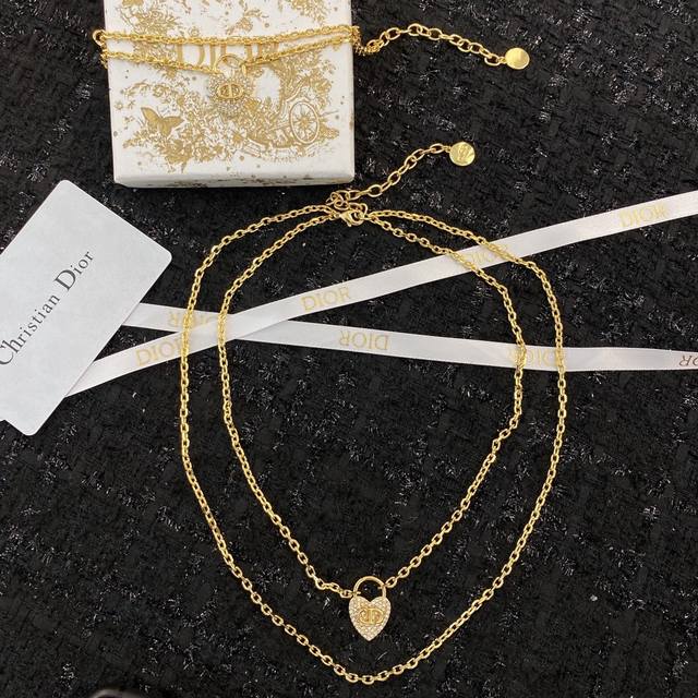 Chanel necklace, earrings, high-end quality, same material as the counter, exqui