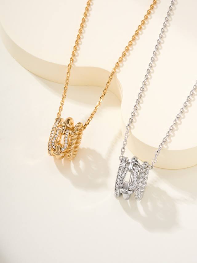 Chanel's latest camellia tassel pearl necklace, original logo tag, hot-selling m