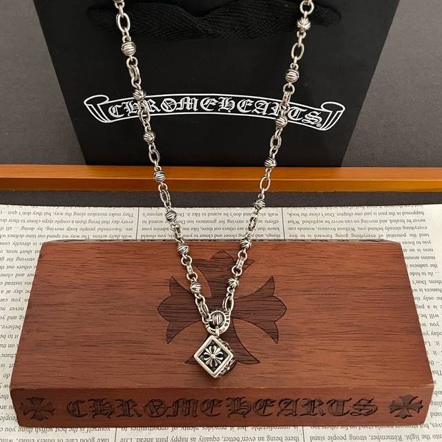 A4920 The same style as Zhao Lusi, the new Kajia spring tube smooth necklace is