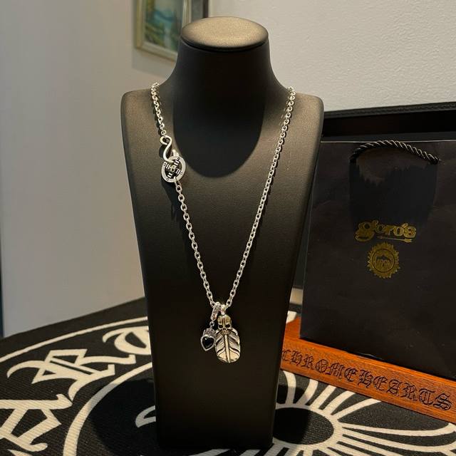 S0166 T's new hot U-lock two-color necklace is full of European and American sty