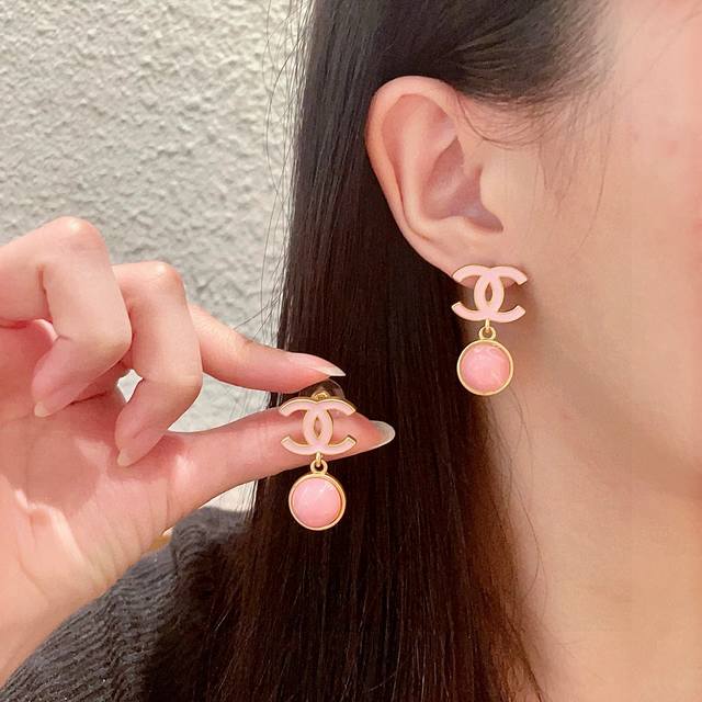 No. Dged0032 Dg*Latest retro black earrings consistent with Z batch brass materi