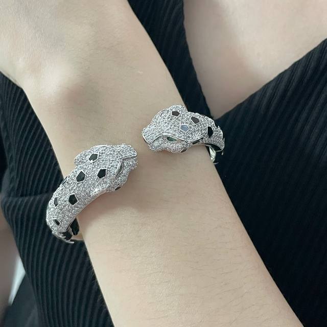 Small Xiangling Check Bracelet Thin Diamond-free Open Bracelet Platinum Gold Ros