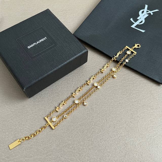 Chanel's popular asymmetrical resin earrings The earrings that are so beautiful