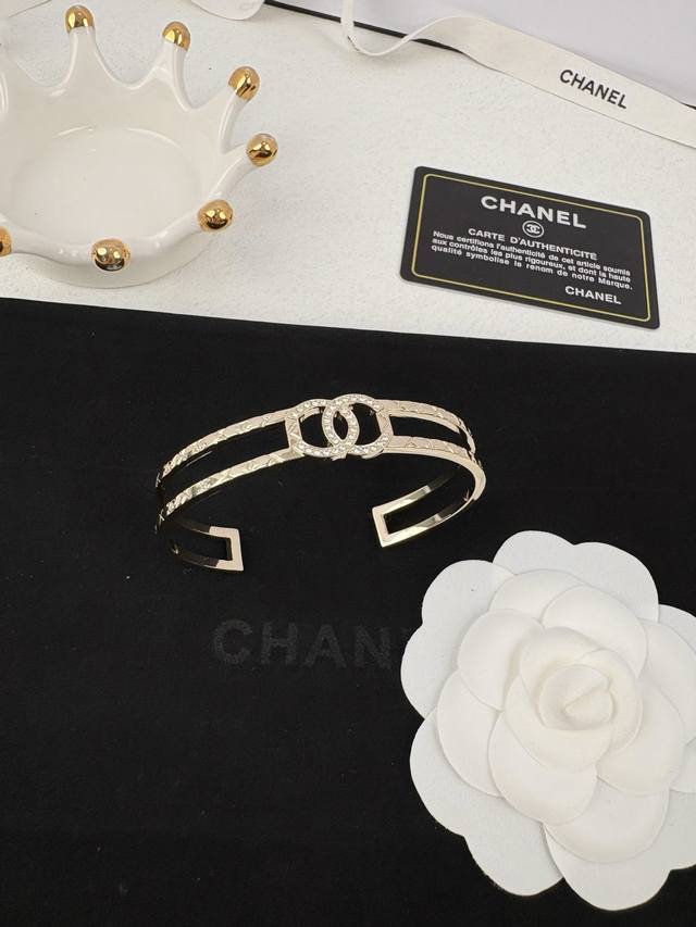 New Lv bag chain pendant, classic four-leaf clover design, rich colors to choose