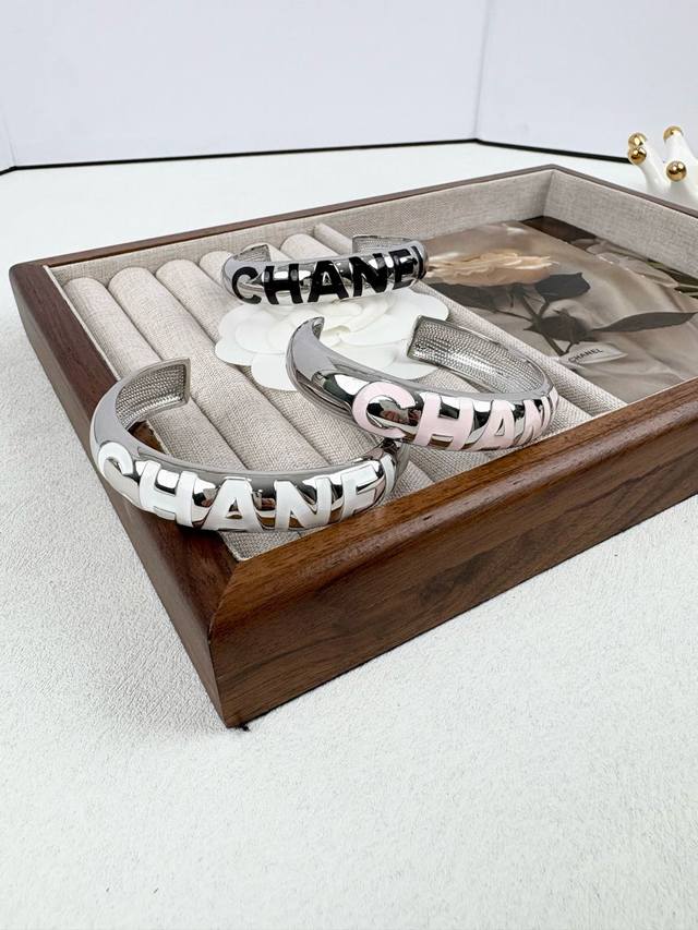 The new Gg Emblem collection reinterprets the brand's timeless elegance and craf