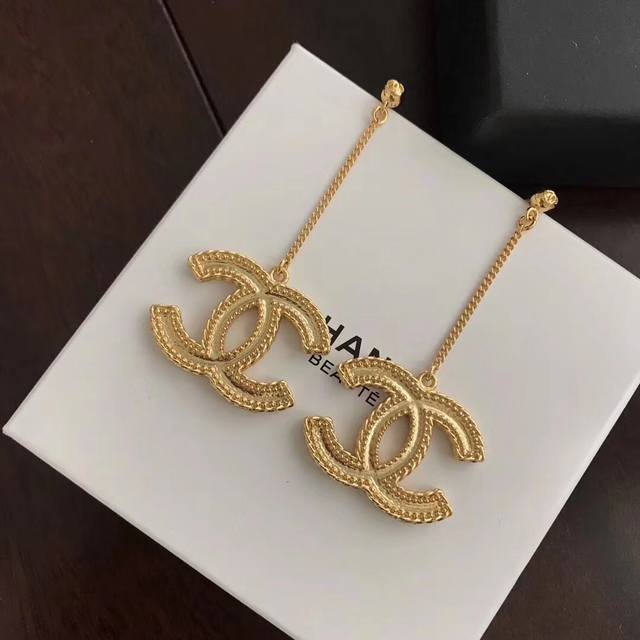 The new Gg Emblem collection reinterprets the brand's timeless elegance and craf