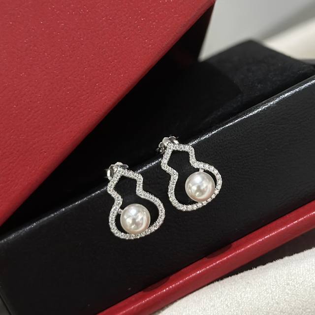 Tiffany earrings New style heart brand single row diamond earrings Classic all-m