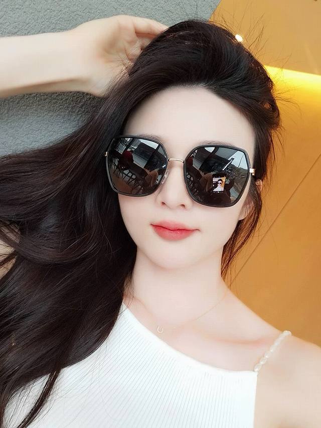 Dior-Dior 2025 Spring New Trend Hot Fashion Square Frame Polarized Sunglasses Hi