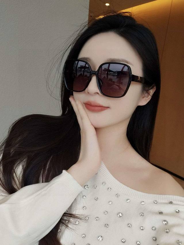 Chanel 2025 Spring New Trend Hot Fashion Square Frame Polarized Sunglasses High