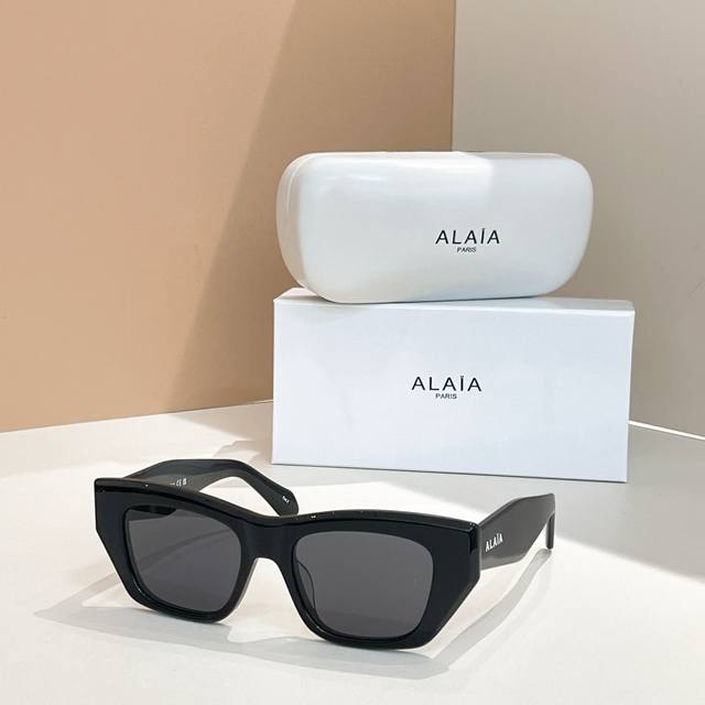 Alaiamodel:Aa0074Ssize:50 mouth 18-145 delivery box~~