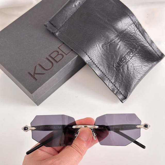 Kuboraum Model: P80 Size: 56 ports 17-145