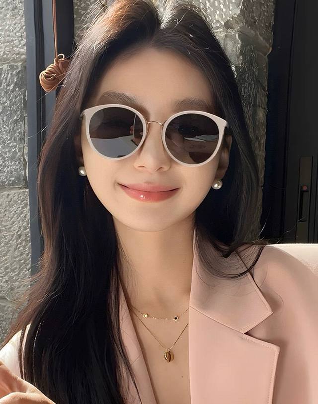 New Chanel sunglasses interpret the latest spring and summer glasses with unique