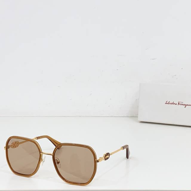 Salvatore Ferragam* Model: Sf1471L Size: 55 ports 20-143