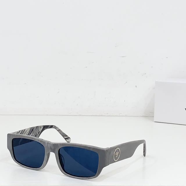 Versac* Model: Ve4385 Size: 53 ports 20-145