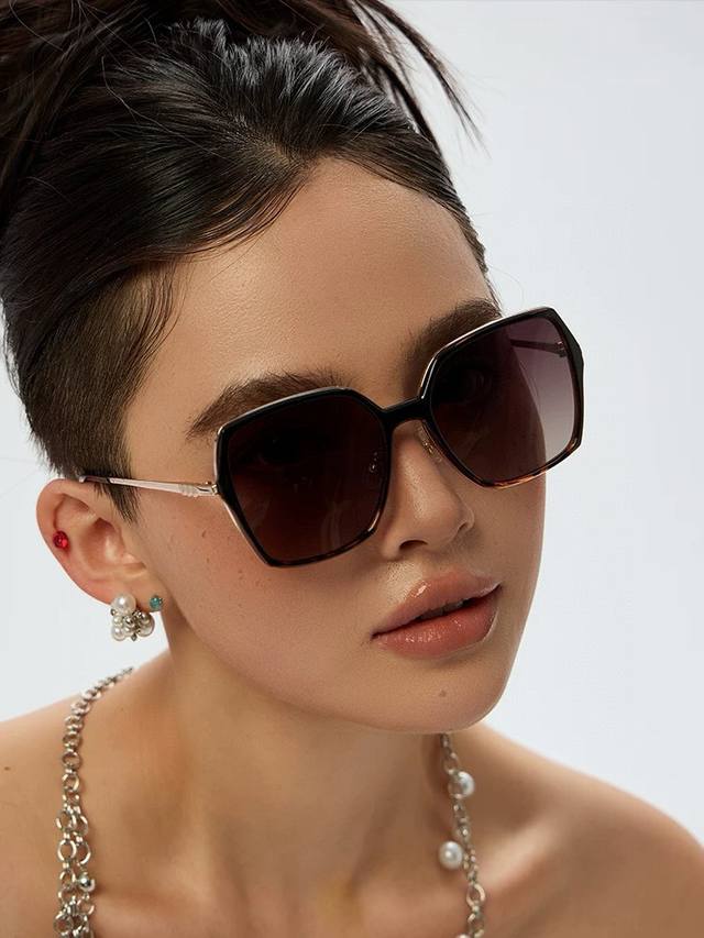 Gucci-Polarized Sunglasses 2025 New Spring Trend Hot Fashion Round Frame Polariz