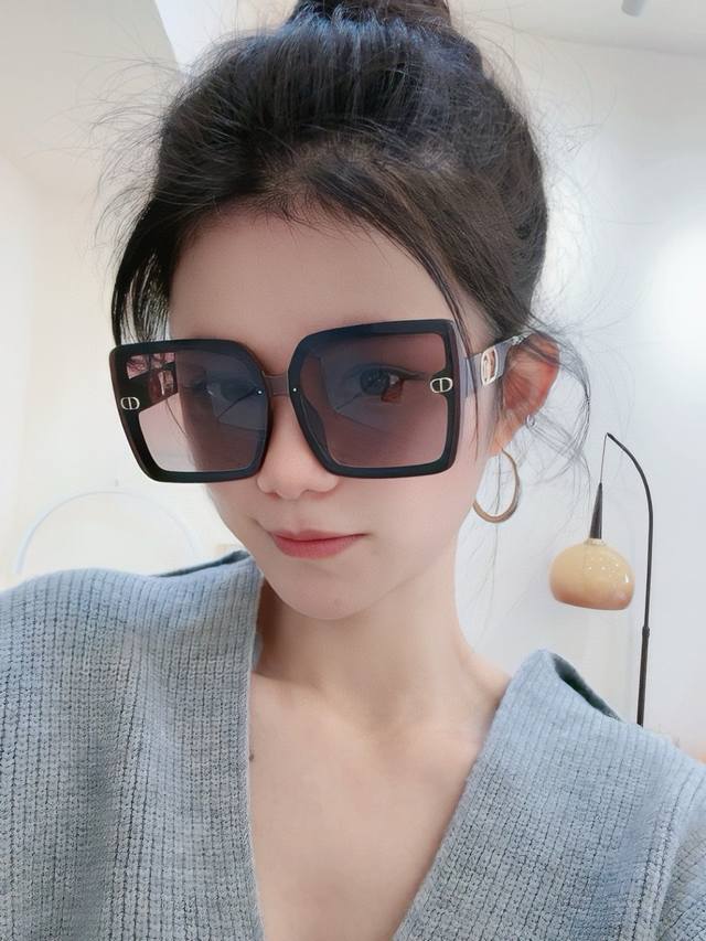 Dior-Dior 2025 Spring New Trend Hot Fashion Square Frame Polarized Sunglasses Hi