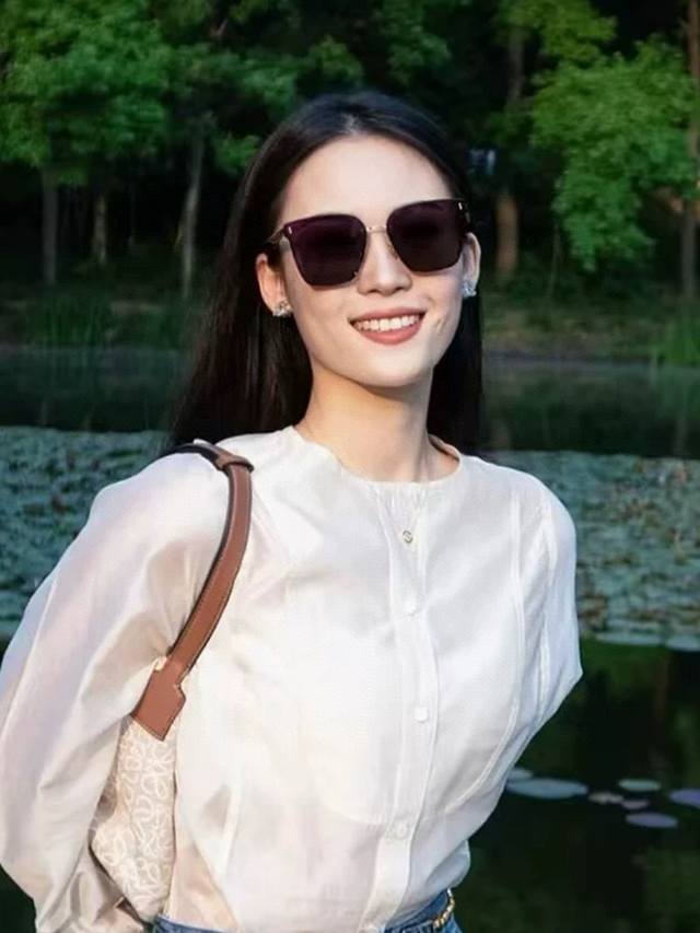 Nylon polarized series Dior frameless sunglasses Black square frame design, not