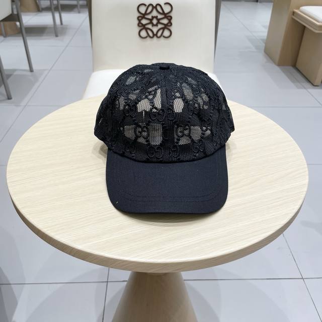 Gucci 2025 new simple embroidered baseball cap, very trendy! Casual sports style