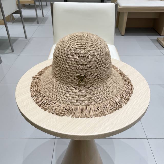 Louisvuitton seaside sun hat with large brim, popular straw hat for women, trave