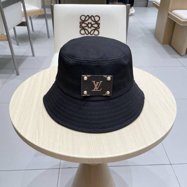 Lv Louis Vuitton original bucket hat is light and breathable. Perfect version, e