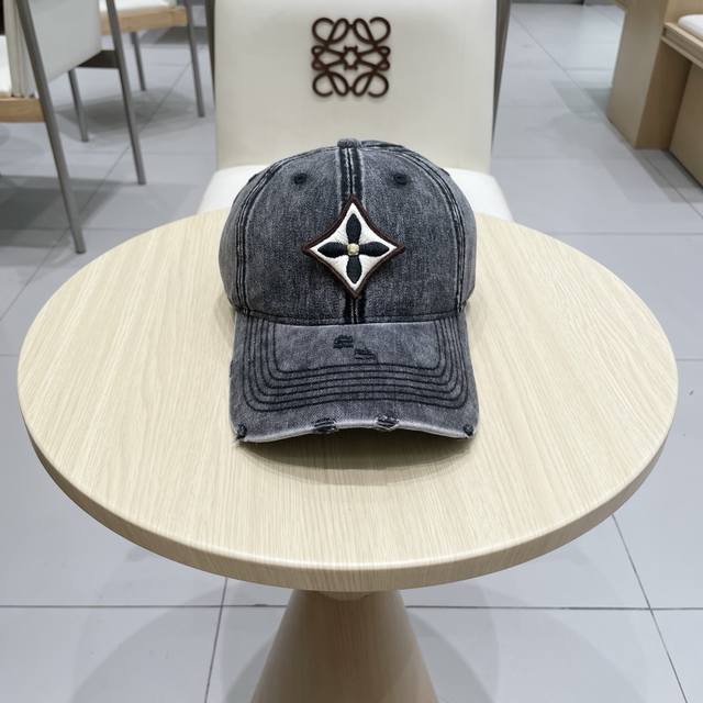Lv Louis Vuitton counter new jacquard baseball cap is very fashionable! Casual s