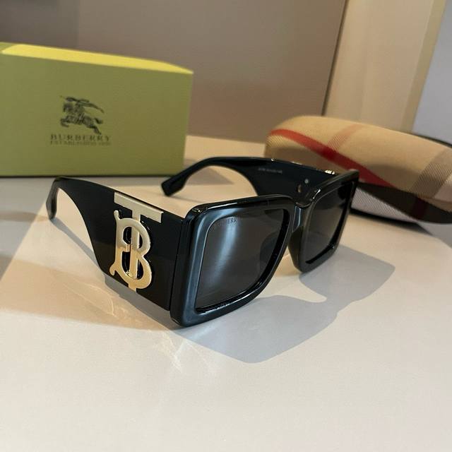 Burberry sunglasses, I love them so much, they give off a strong aura when worn