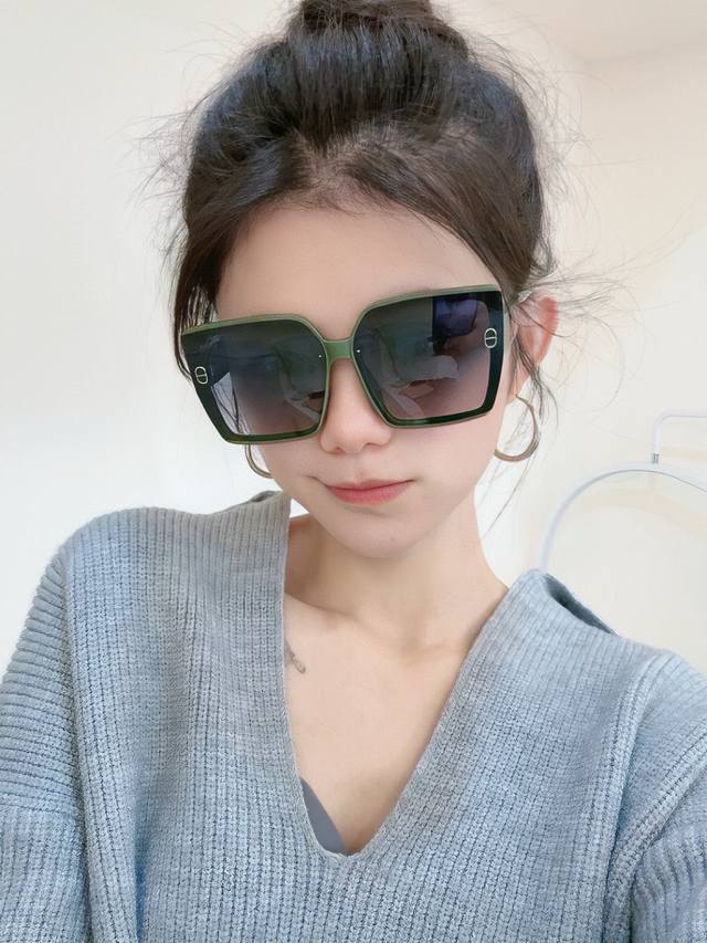 Dior-Dior 2025 Spring New Trend Hot Fashion Square Frame Polarized Sunglasses Hi
