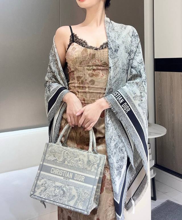 Jouy print Jouy print is another iconic element in the past two years~ The desig