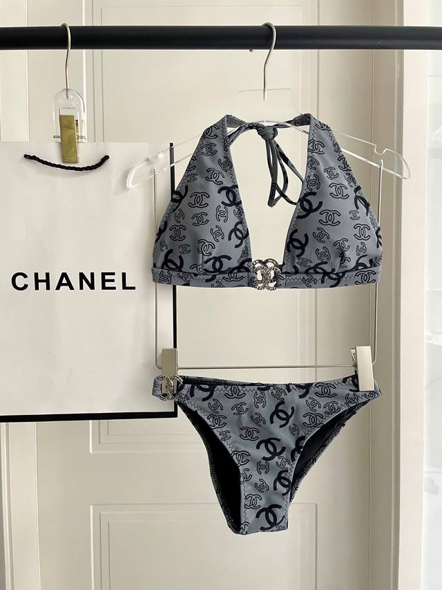 Chanel's new one-piece swimsuit is suitable for a variety of scenarios