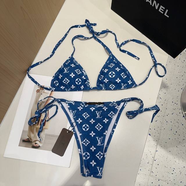 Lv swimsuit, a must-have for fashionistas. Super figure-flattering! Sml