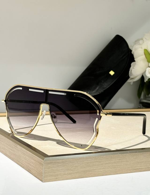 Linda Farro* Oversized Matthew Williamson Joint Mod: Gardeenia Gardenia Series