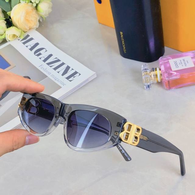 Balenciag*2025 new style internet celebrity cat-eye sunglasses European and Amer