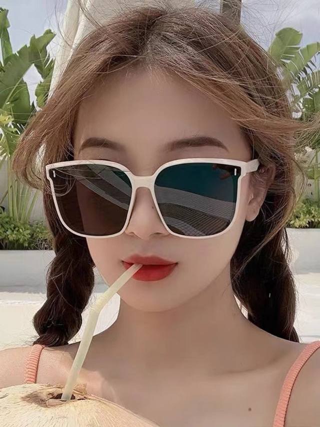 Louis Vuitto* Sunglasses Women 2025 New Style High-end White Big Face Slimming A