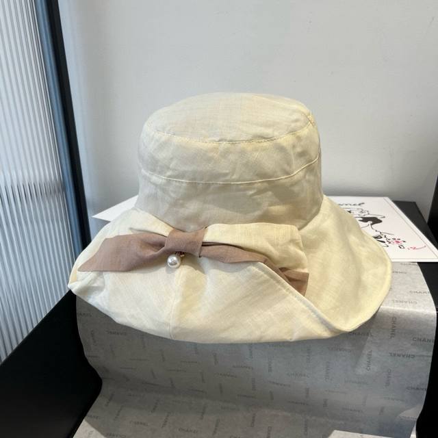 Chanel silk sun hat, celebrity style fisherman hat, head circumference 57Cm fold