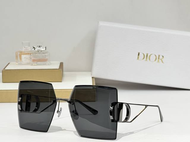 Dior Mod: S7U Size: 64 ports 14 135