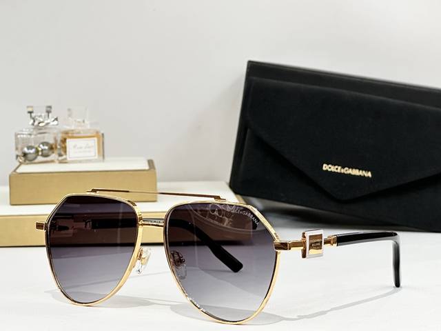Dolce & Gabban* Model: Dg2315 Size: 59 ports 15 143
