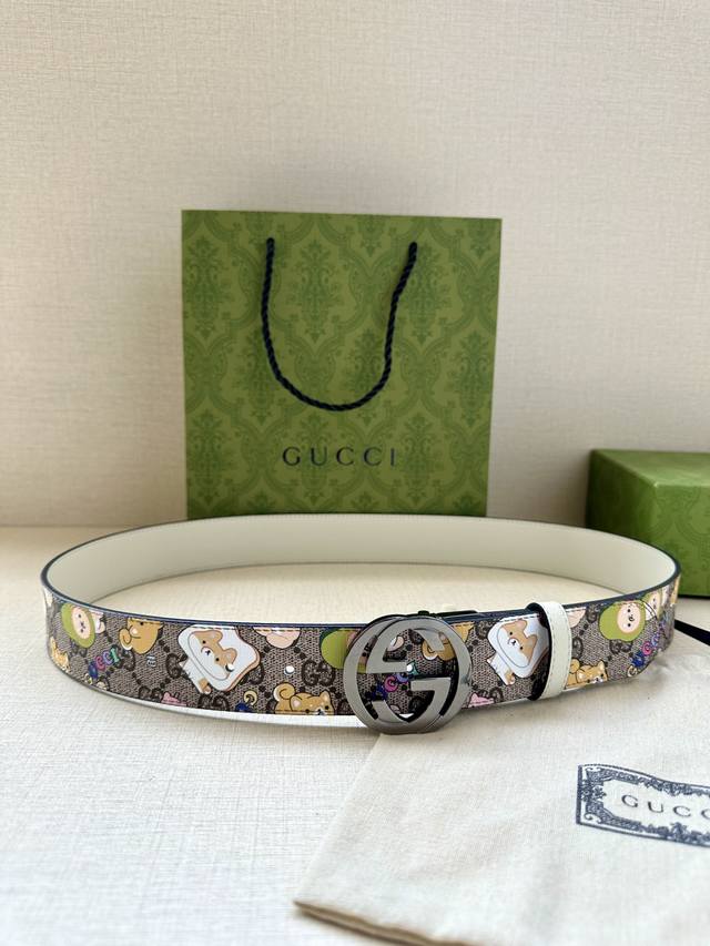 Extra Width 3.8Cm The Gucci Gg Marmont collection is constantly evolving with ea