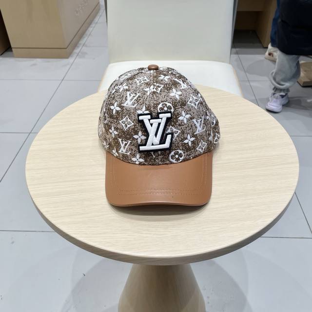 Lv Louis Vuitton official website high version shipment, classic embroidered bas