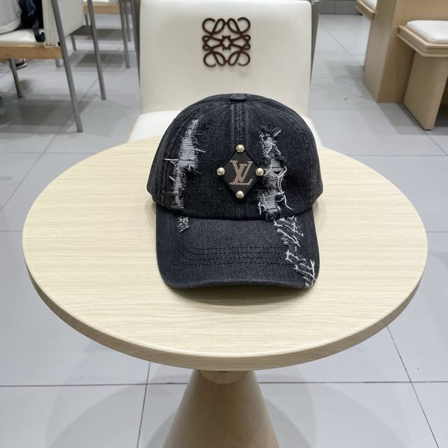 Lv Louis Vuitton's new denim baseball cap Hot technology upgrade, denim style an