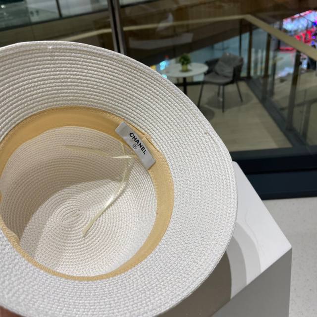 Chanel straw hat. New style straw hat, good lady style, head circumference 59cm