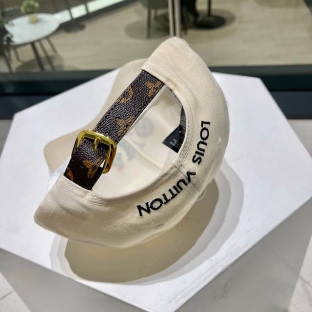 Lv new counter synchronized baseball cap, counter synchronized shipment, big bra
