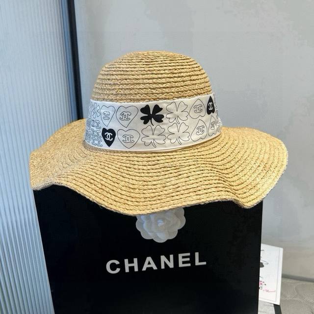 Chanel raffia sun hat, with silk ribbon, a must-have for travel, head circumfere