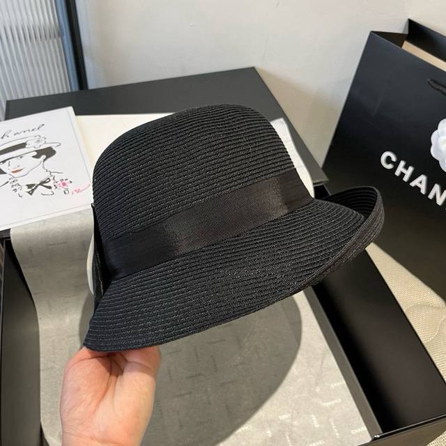 Chanel rolled brim straw hat, head circumference 57Cm